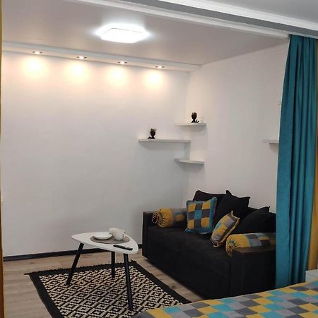 Apartment On Panfilova 114 알마티 외부 사진