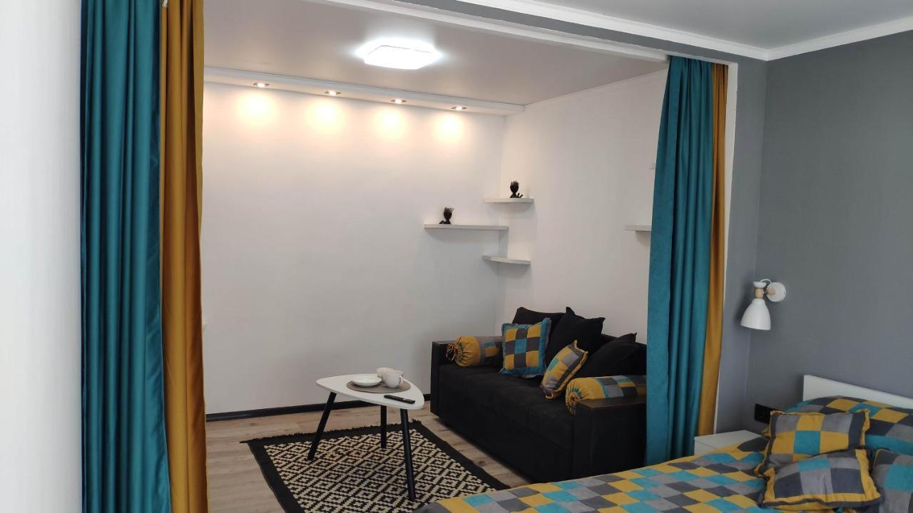 Apartment On Panfilova 114 알마티 외부 사진